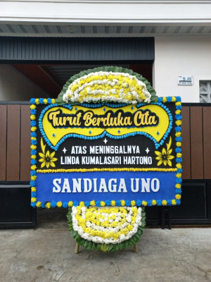 Papan Bunga Duka di Panombeian Pane