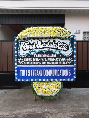 Papan Bunga Duka di Panombeian Pane